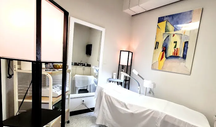 Acne Scar Treatment Center Picture 2