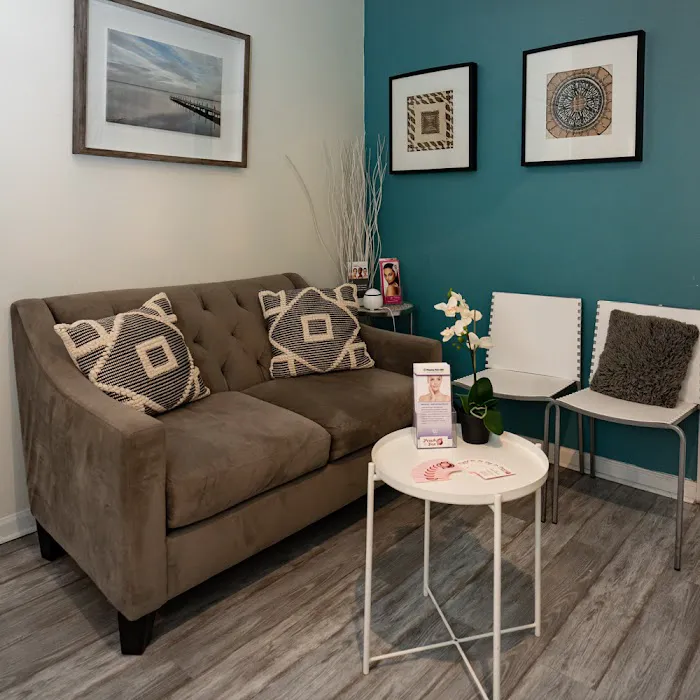 Peach & Fox Picture 4