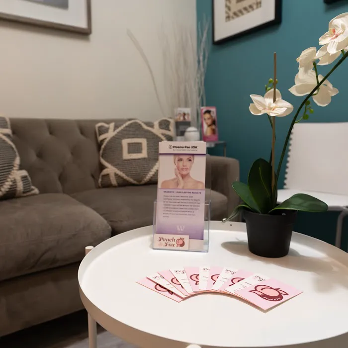 Peach & Fox Picture 7