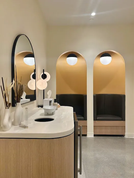 Peachy Navy Yard Picture 2