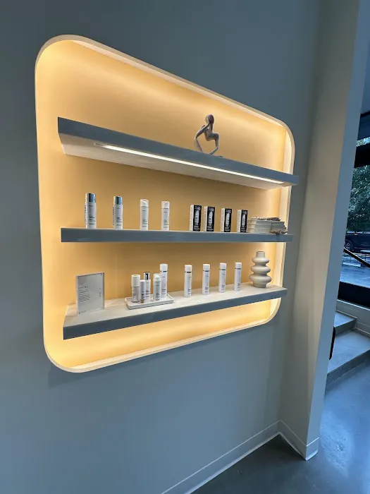 Peachy Navy Yard Picture 5