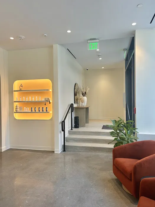 Peachy Navy Yard Picture 9