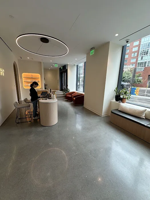 Peachy Navy Yard Picture 10