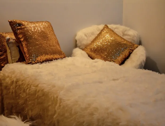 On The Glow Picture 1