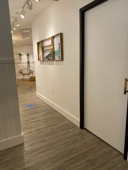 Skin Laundry - Midtown East Picture 9