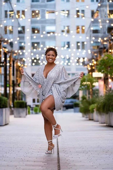 QUANDRA LEE MAKEUP + SKINCARE Picture 6