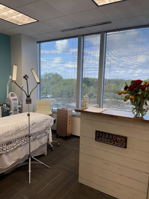 Eyebrows Lashes and Go! Picture 6