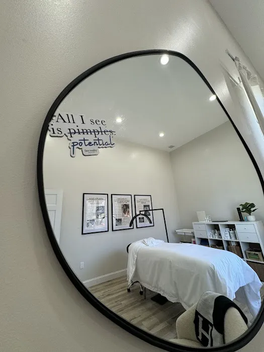 Sabrina Skin Picture 7