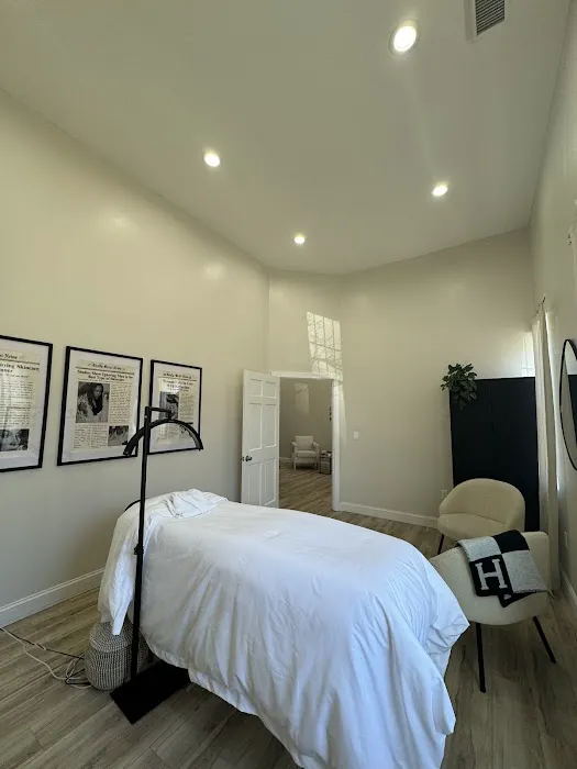 Sabrina Skin Picture 6