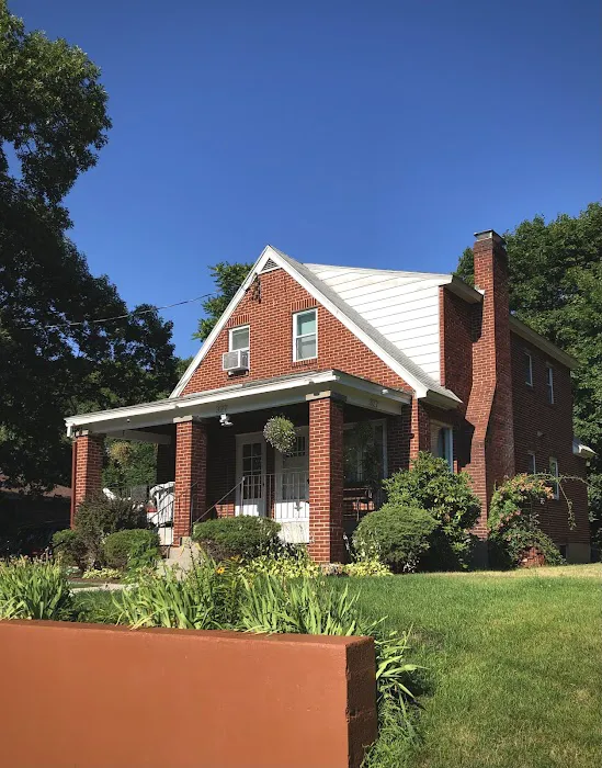 Dérive Esthetics & Makeup by Laura Picture 1