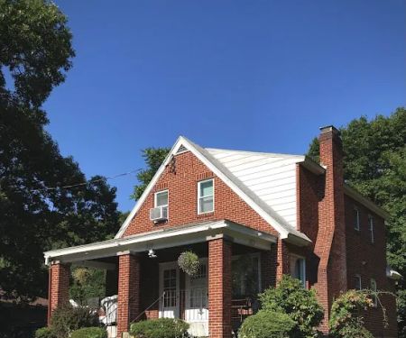 Dérive Esthetics & Makeup by Laura