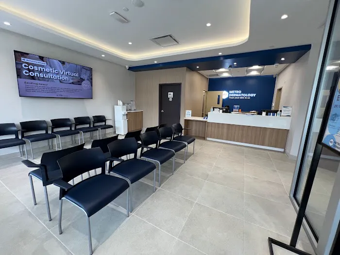 Metro Dermatology - Glen Oaks Picture 5