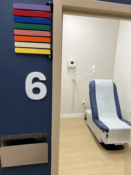 Metro Dermatology - Glen Oaks Picture 10