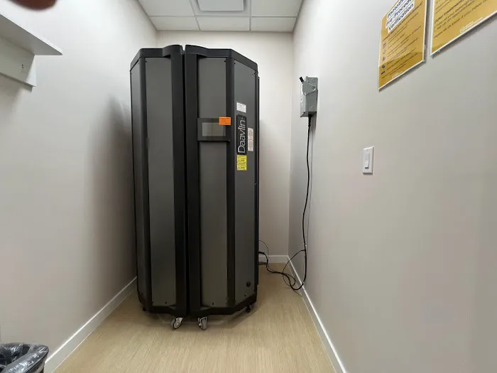 Metro Dermatology - Glen Oaks Picture 8