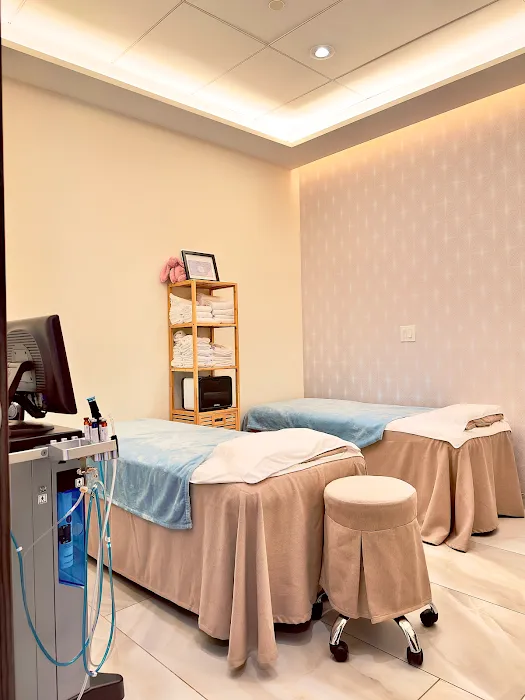 LL Blossoms Cosmetic Clinic Picture 3