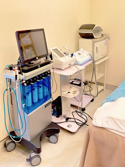 LL Blossoms Cosmetic Clinic Picture 2