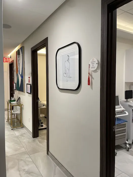 LL Blossoms Cosmetic Clinic Picture 6