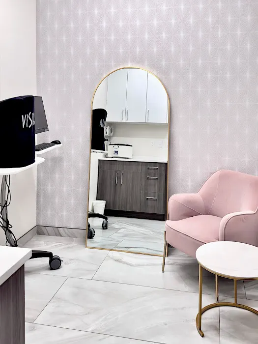 LL Blossoms Cosmetic Clinic Picture 4