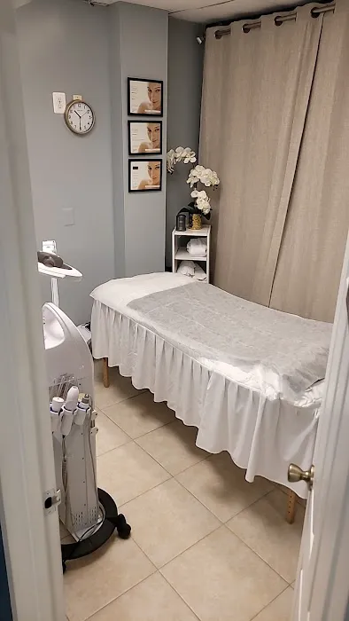 B BEAUTY CENTER Picture 4