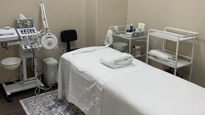 Pure Skin by Ayesha Picture 1