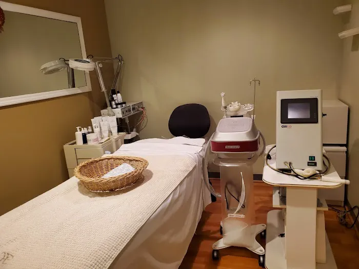 Kim Eunkyung Aesthetics (김은경 피부미용 클리닉) Picture 2