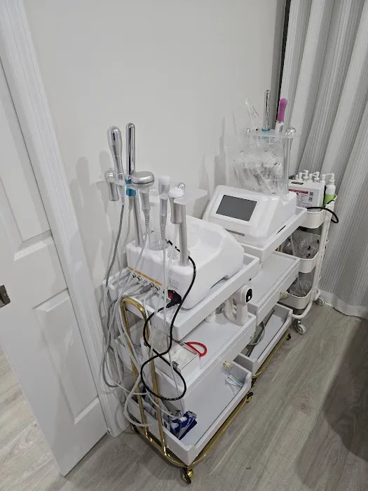 H&M Pretty Spa Picture 1