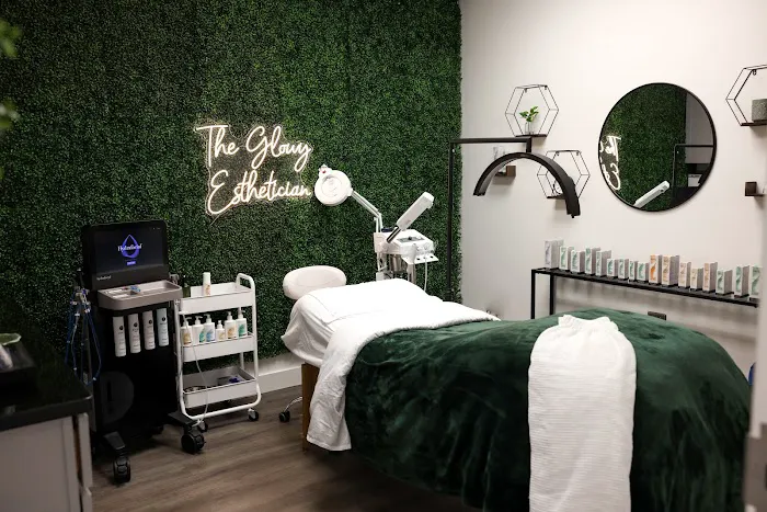 The Glowy Skin Studio Picture 3