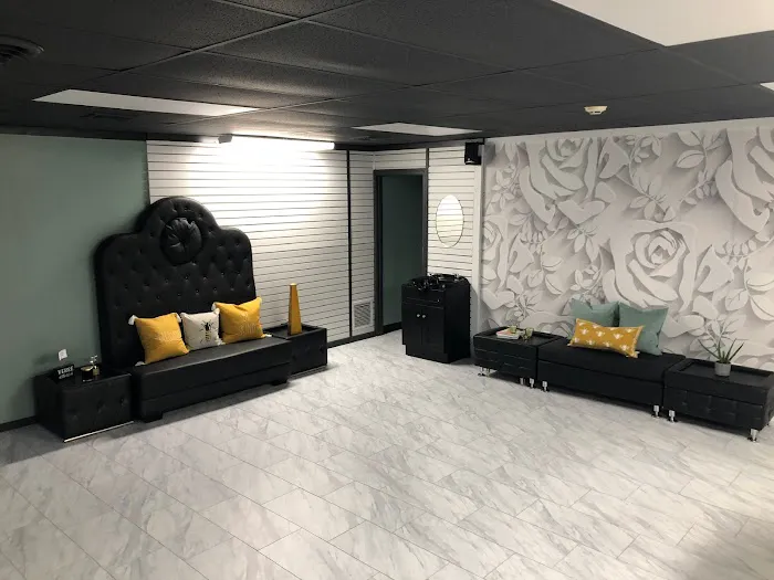 A Touch Of Class Picture 4