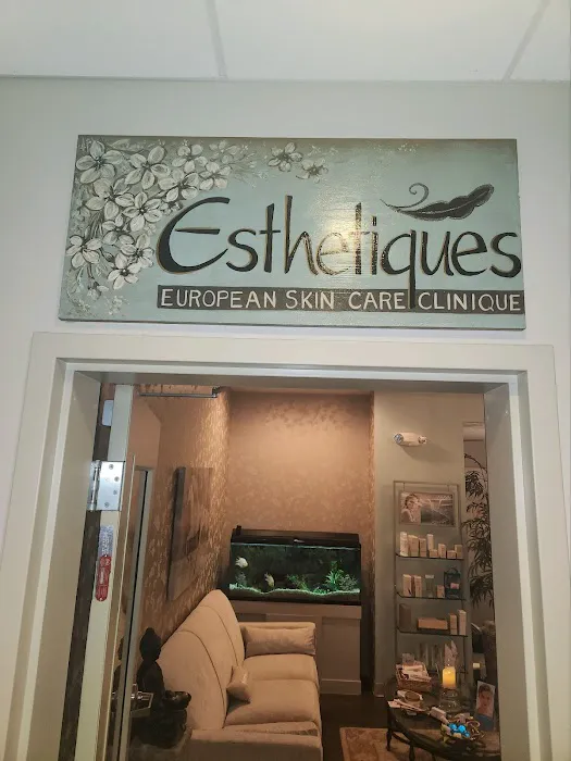 Esthetiques Skin Care Clinique & Day Spa Picture 9