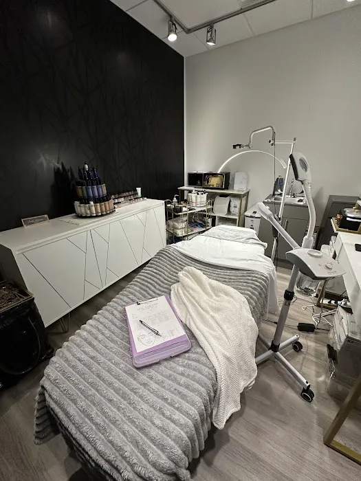 Looks By Jatia Amour, LLC Picture 1