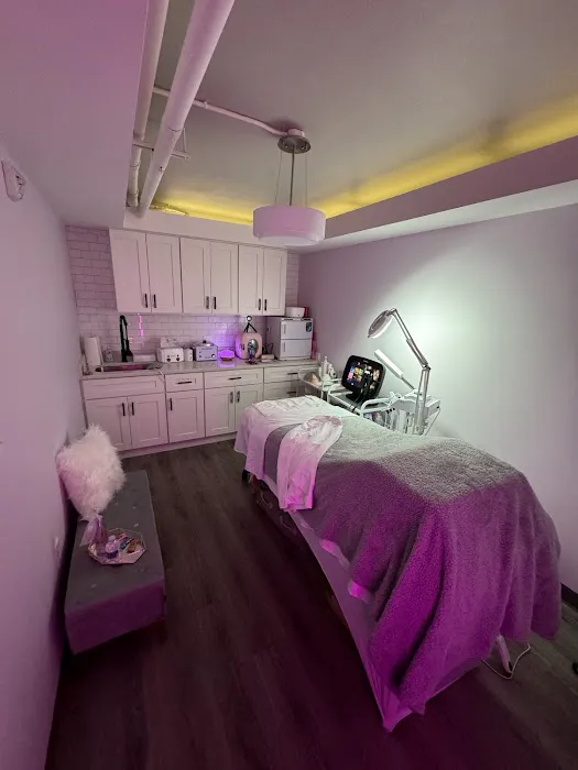 Skinsational Dreams Picture 3