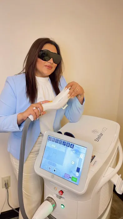 Ayesha's skincare & laser Picture 9