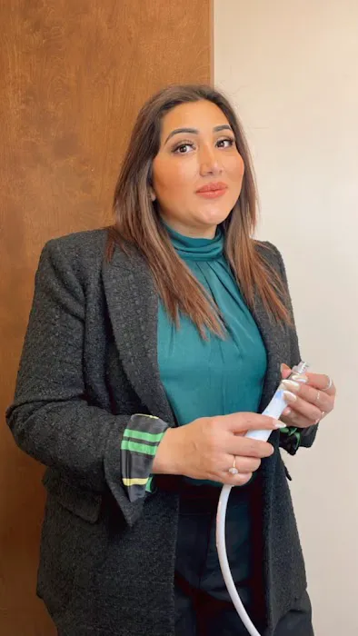 Ayesha's skincare & laser Picture 7