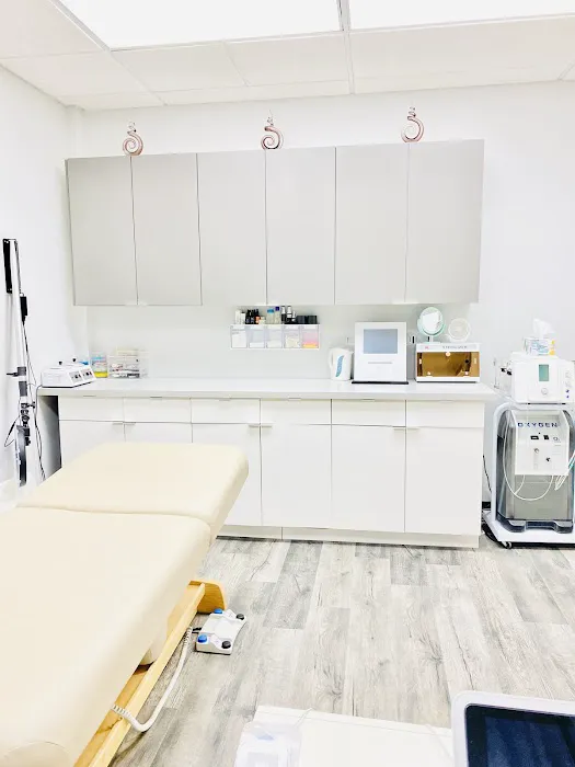 E SKIN Forte Holistic Skin & Acne Clinic Picture 6