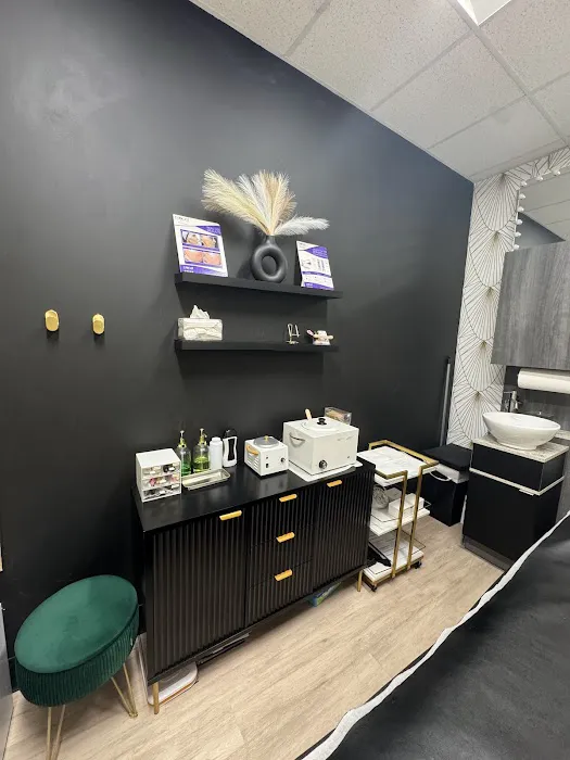 The Skyn Lounge- Dix Hills Brazilian Wax & Vajacials Picture 6