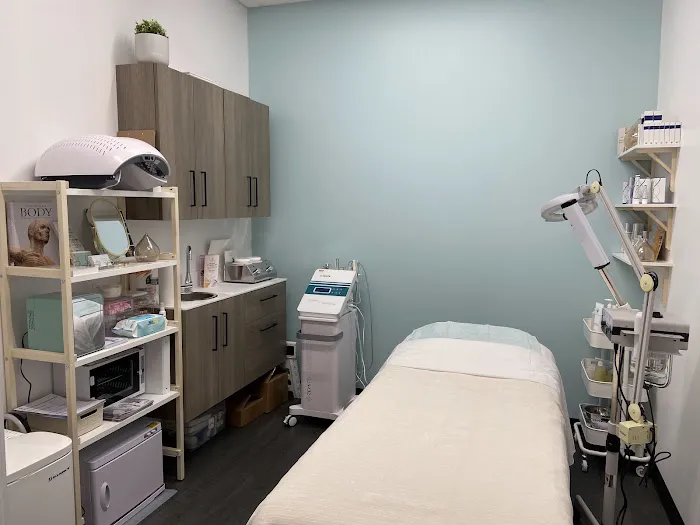 Anna's Secret Lab Picture 3