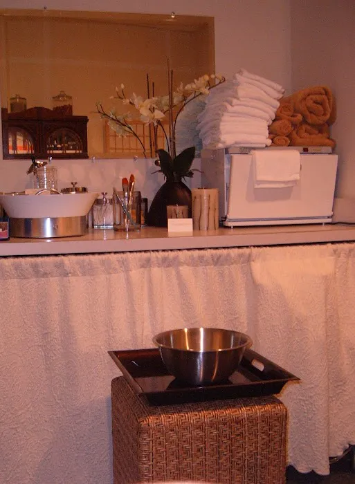 The Aesthetic Center for AntiAging and Acne Picture 7