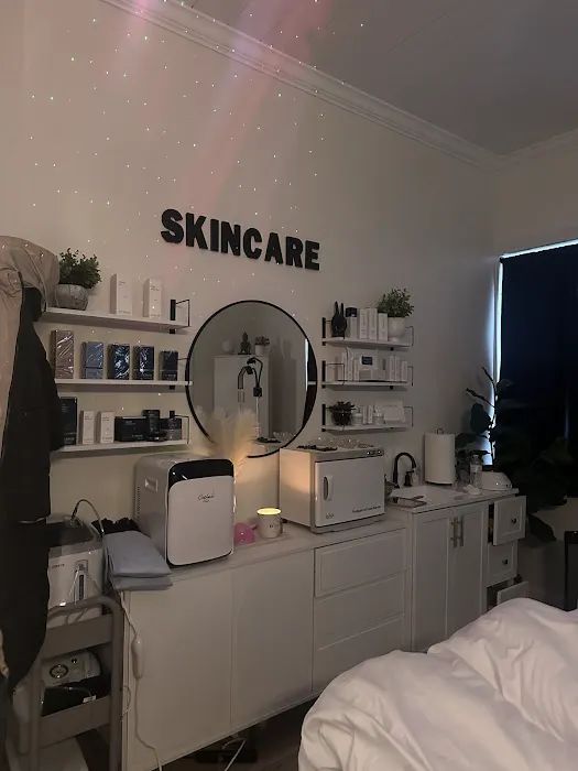 Skin With Talia Picture 6