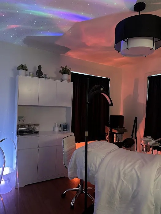 Skin With Talia Picture 5