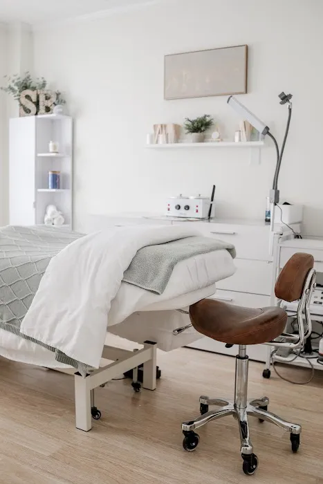 Sinead Beauty Picture 7