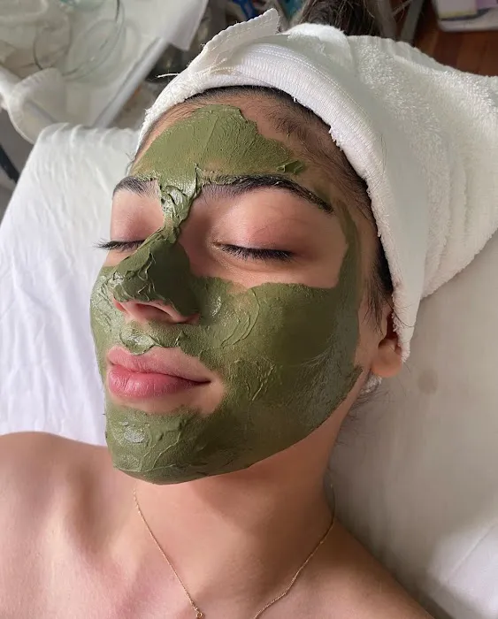 Glow Ahead Skin Lab Picture 3