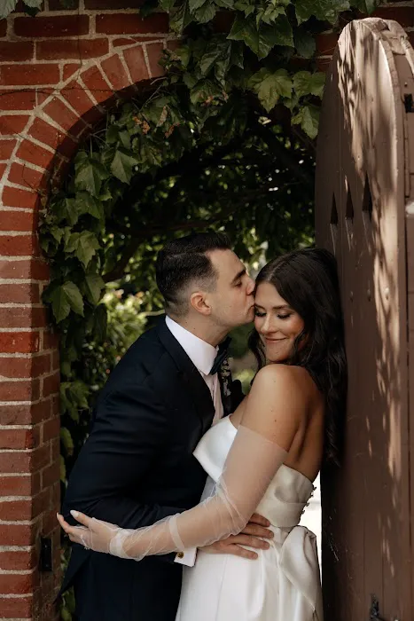 Nikki Roth Studio Picture 1