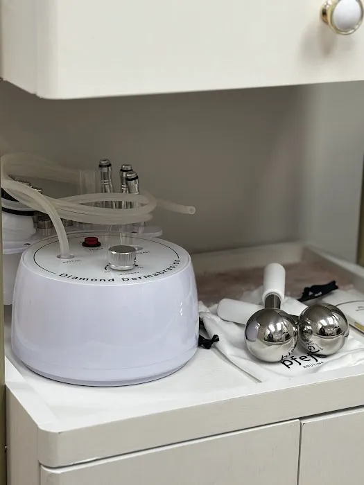 Skin by Sarah Picture 1