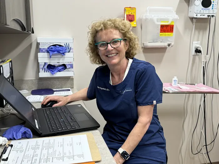 Dermcare Physicians and Surgeons Picture 8