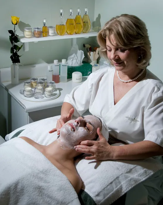 Lavinia Borcau Skin Care Picture 7