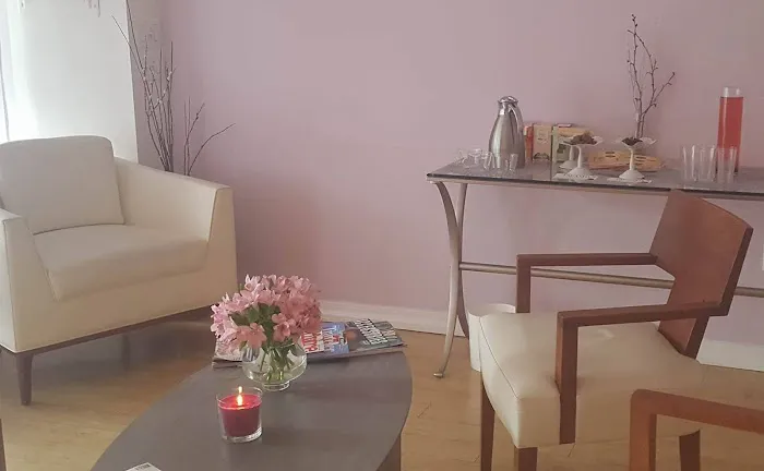 Violet Skin Boutique Picture 5