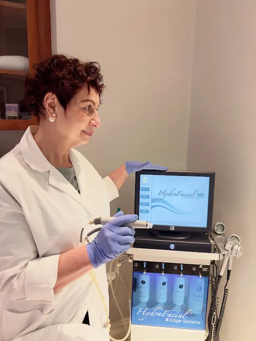 Brows & Beauty Picture 2