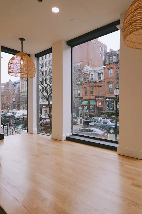 Skin Laundry - Newbury Street Picture 2