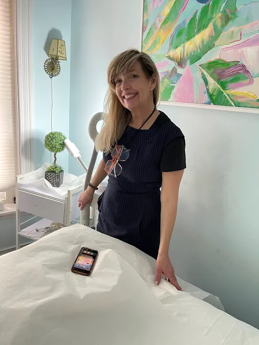 Sheila Nicholas Skincare & Cosmetics Picture 3