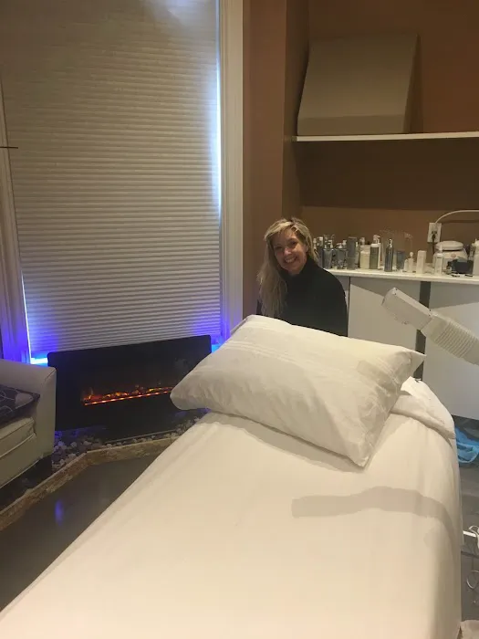 Sheila Nicholas Skincare & Cosmetics Picture 6